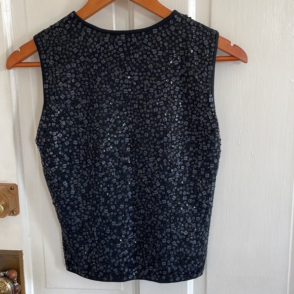 Cute top - Picture 2 of 4